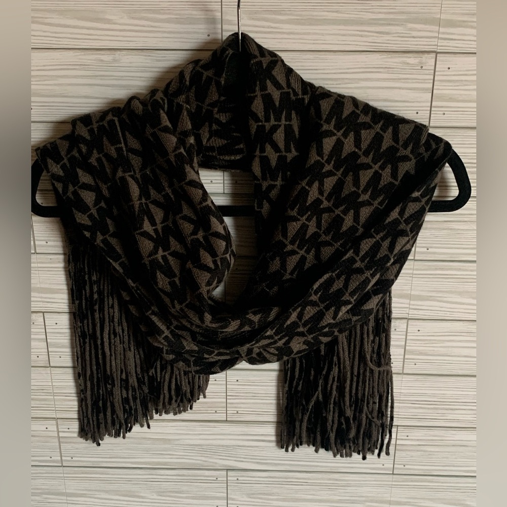 Michael Kors Dark Patterned Fringe Scarf